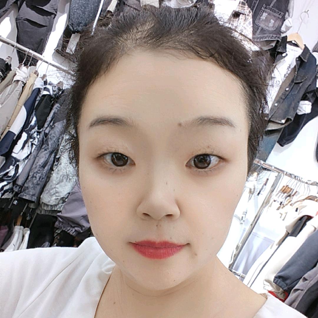 王人王静童装屋