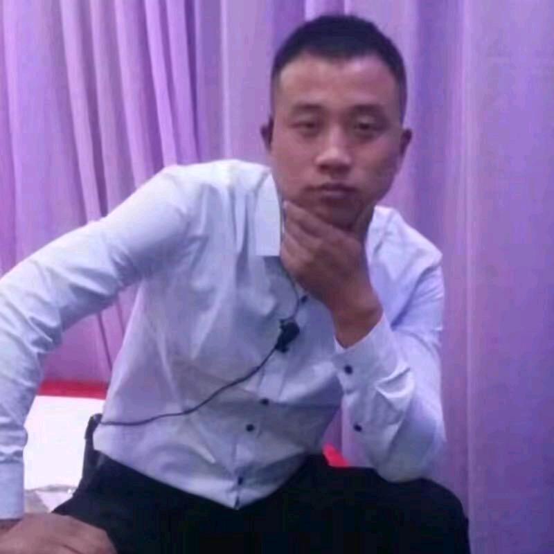 阿   亮