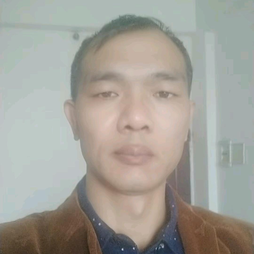 李华飞