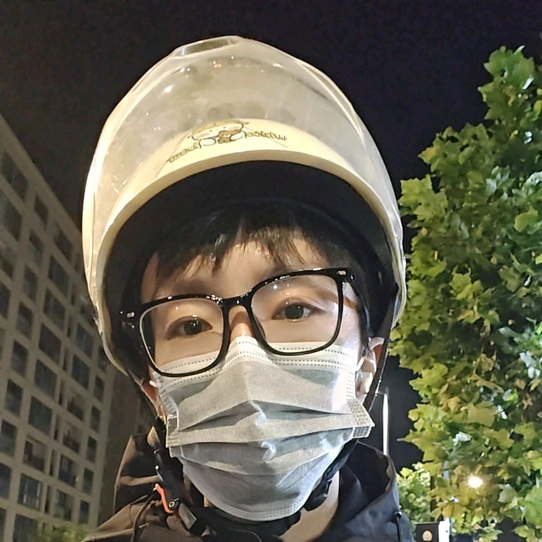 站在岛上吹海风