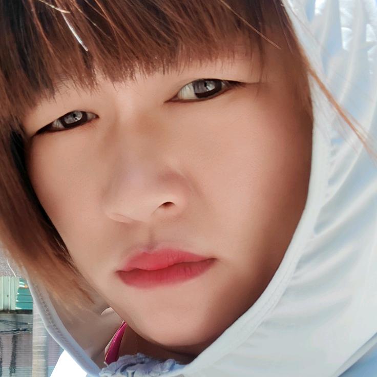 (｡･ω･｡)ﾉ♡微笑的绝望