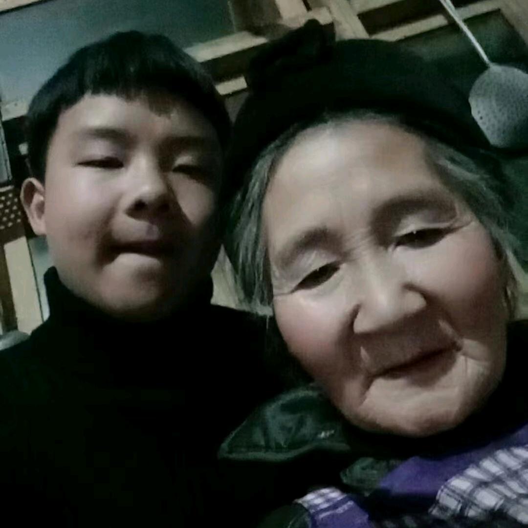 @明月 宝贝吖