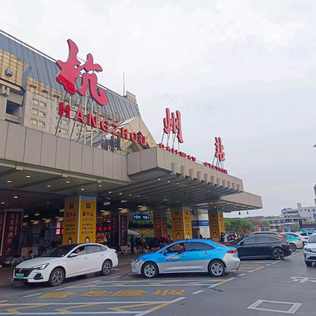 ？单只蝴蝶，，