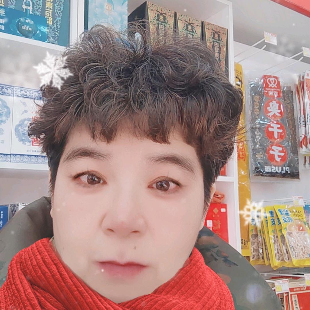 万年开零食食品店的张姐
