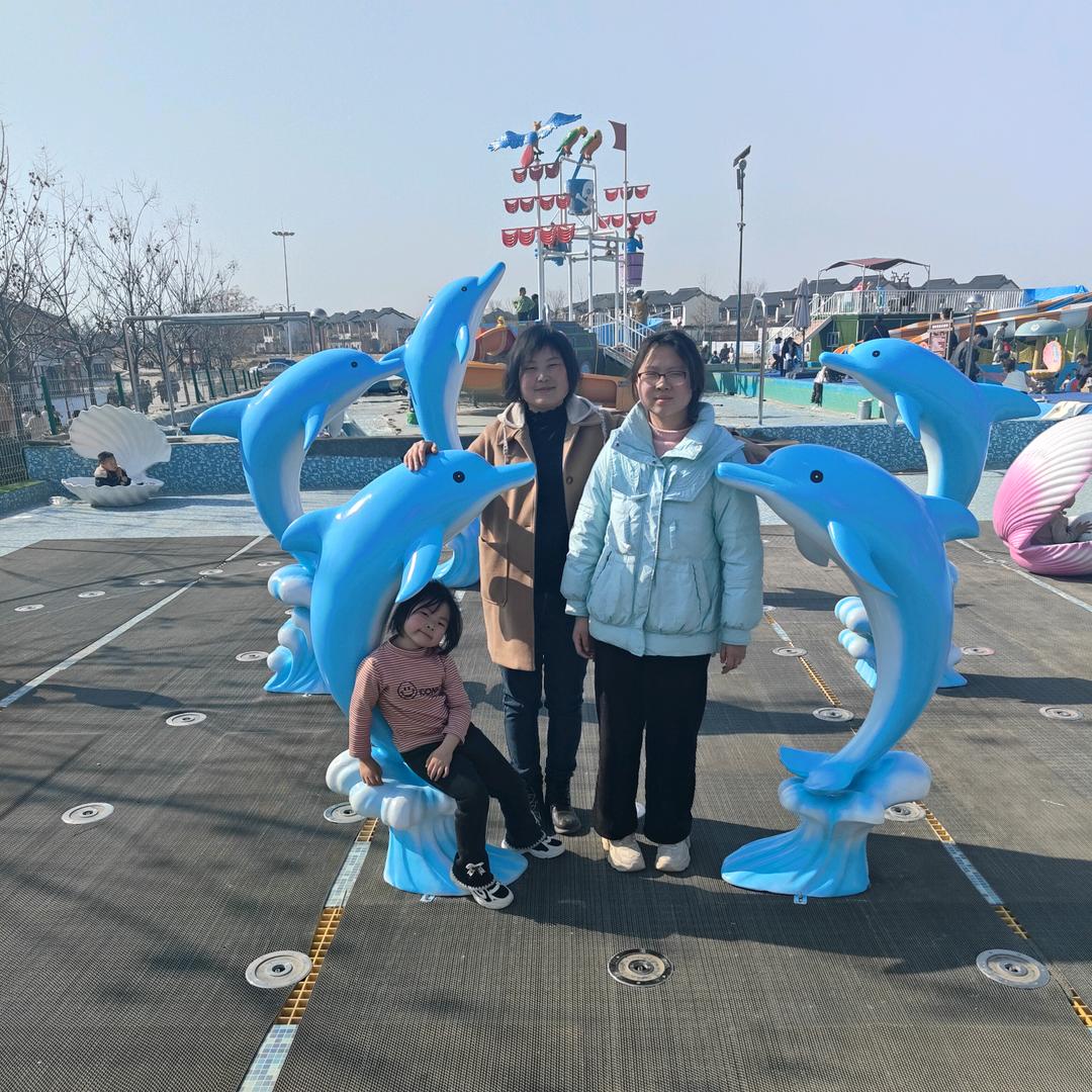 梦亮丽