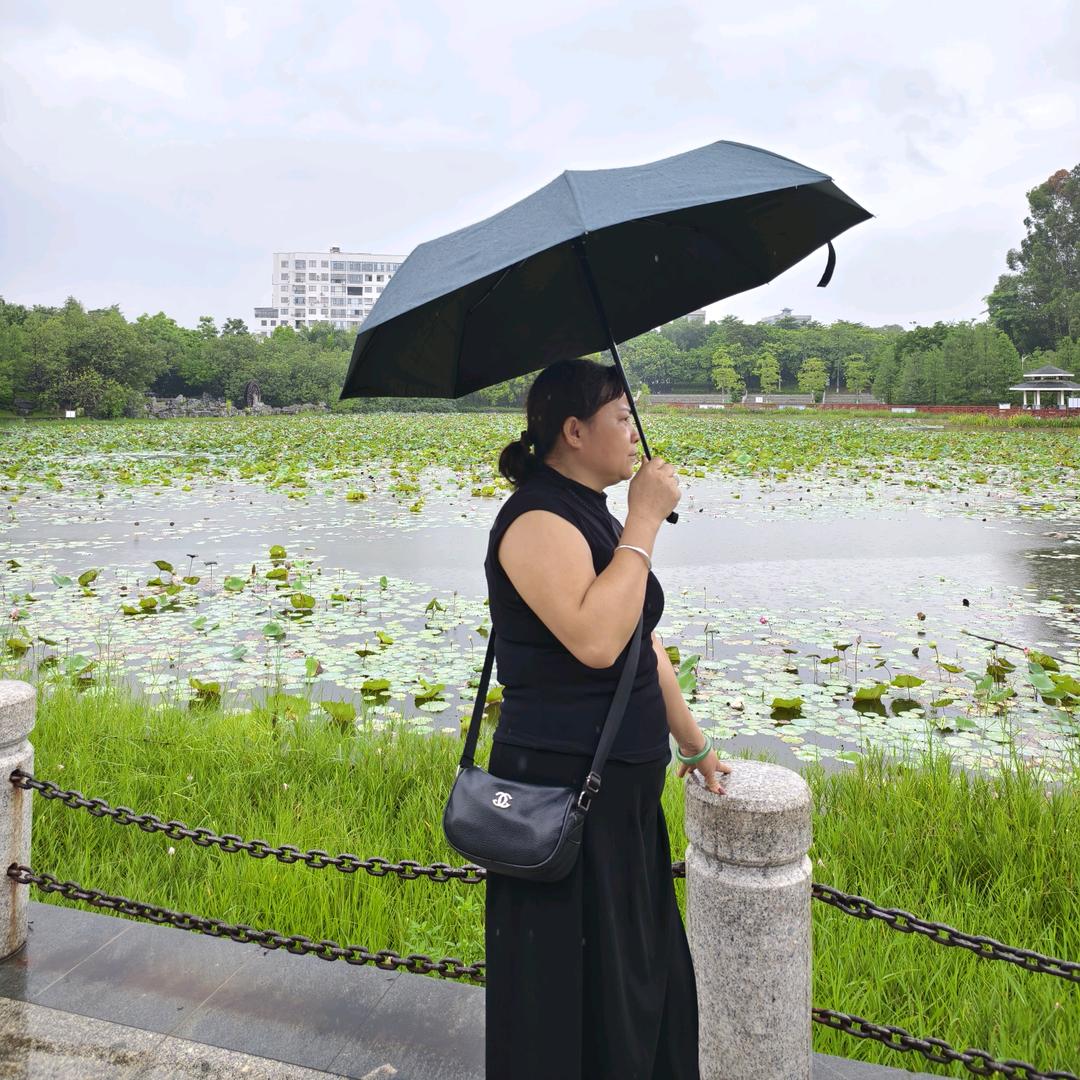 三合万好家私城1500平方购物广场
