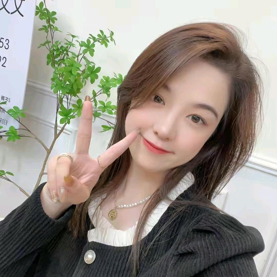 彩虹服饰穿搭（商品在橱窗）