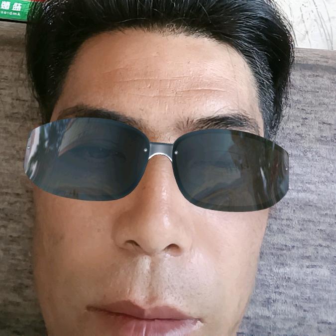 独狼，农村放牛娃