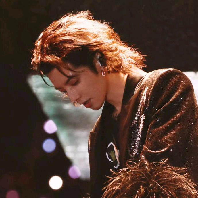 耳傲天(地铁逃生)