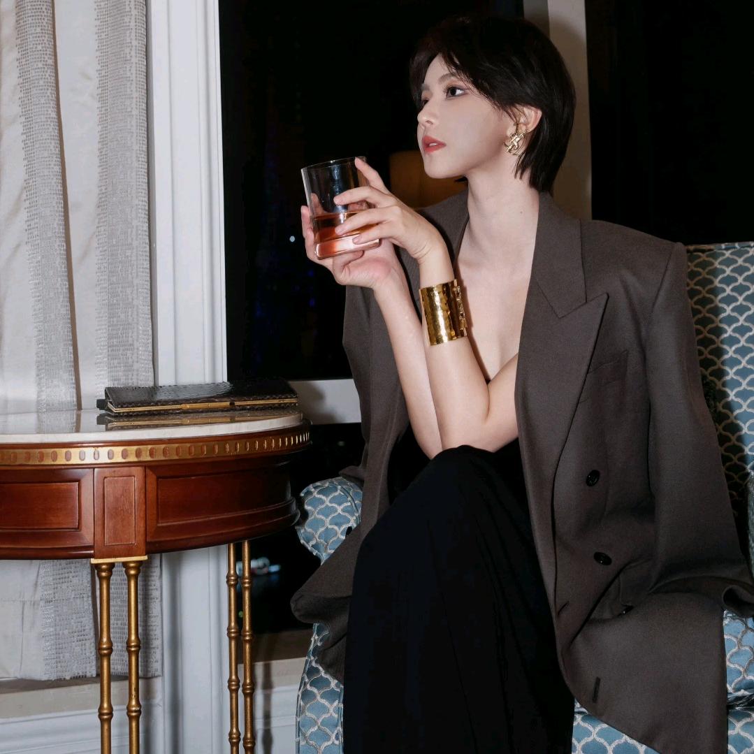 溶溶RoNGRONG女装