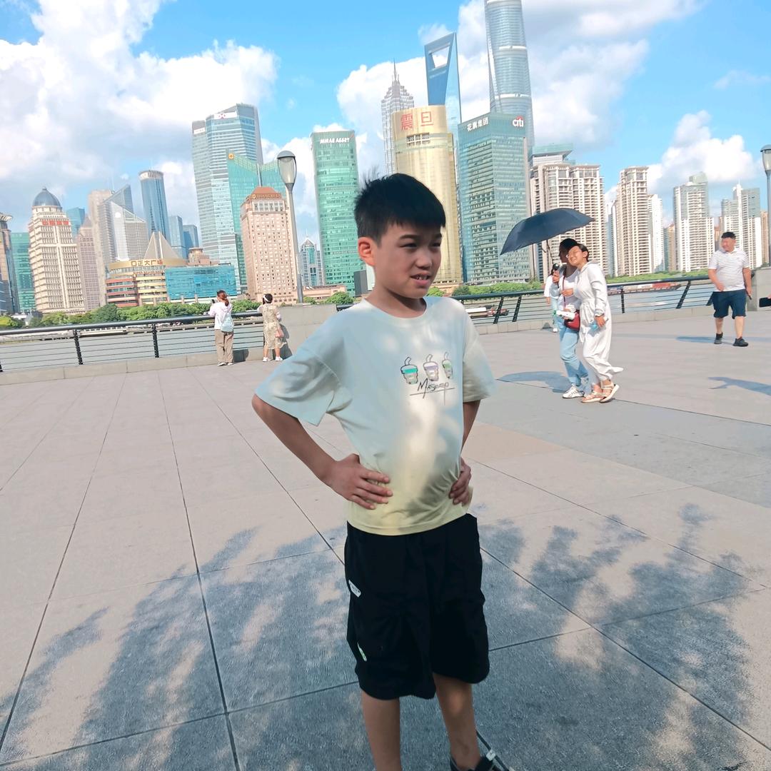 825喜笑颜开