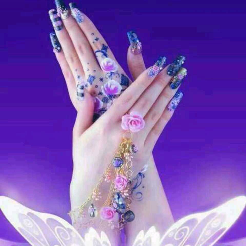 微微一笑😘😘🌹🌹🌹