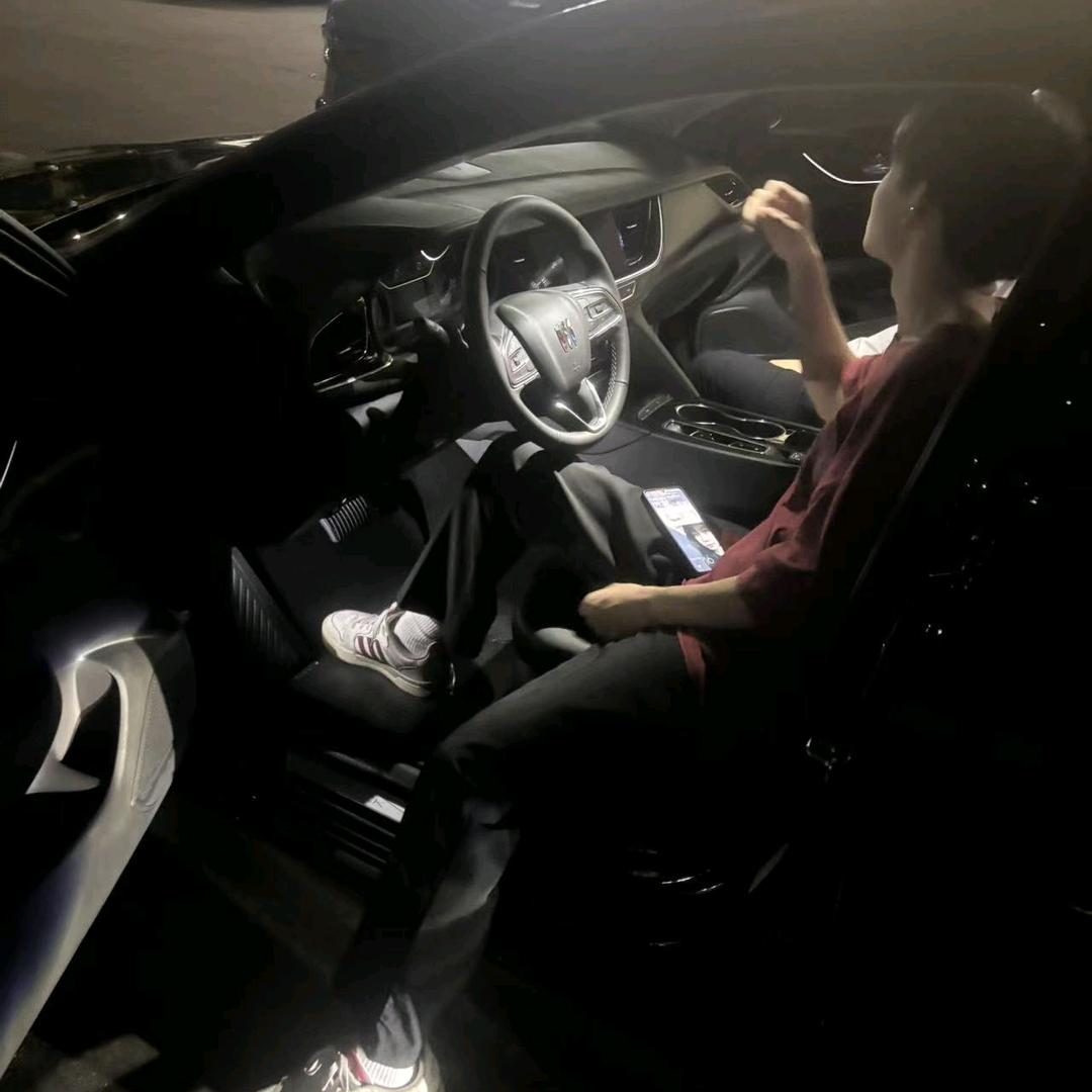 小张玩君威