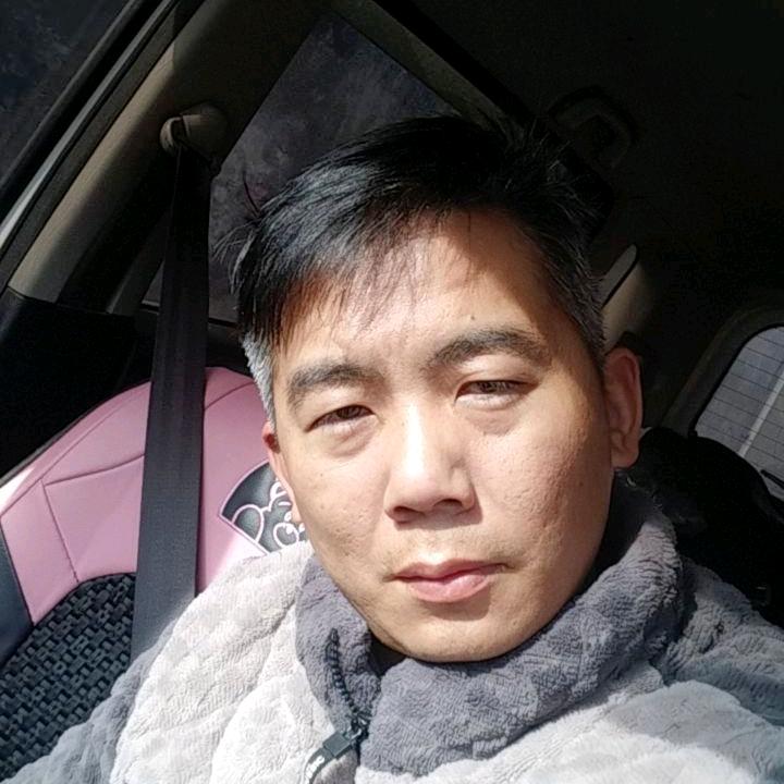 磊哥（右跟骨粉碎性骨折康复中）