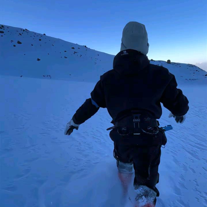 吃饭的时候也饿