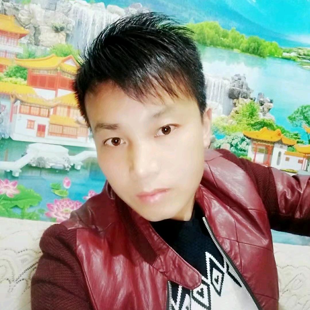 湘西古枫苗寨阿成