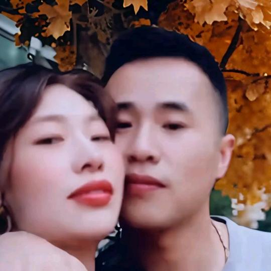 恩爱夫妻，不离不弃，相伴到老