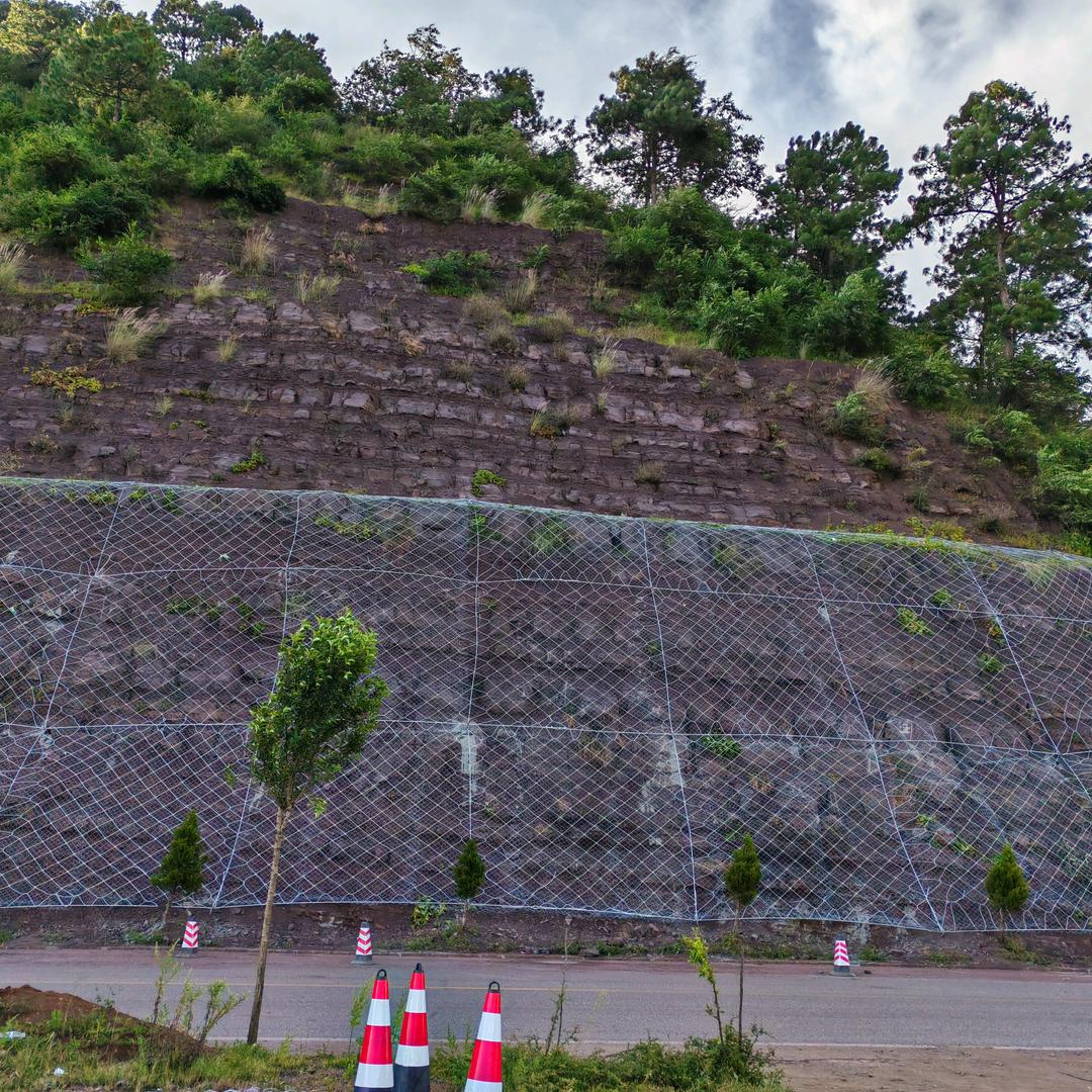 边坡防护网施工