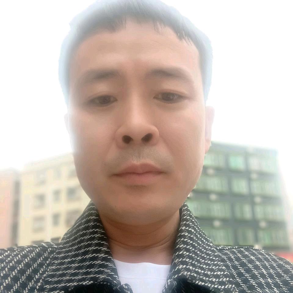 装饰小哥爱唱歌，