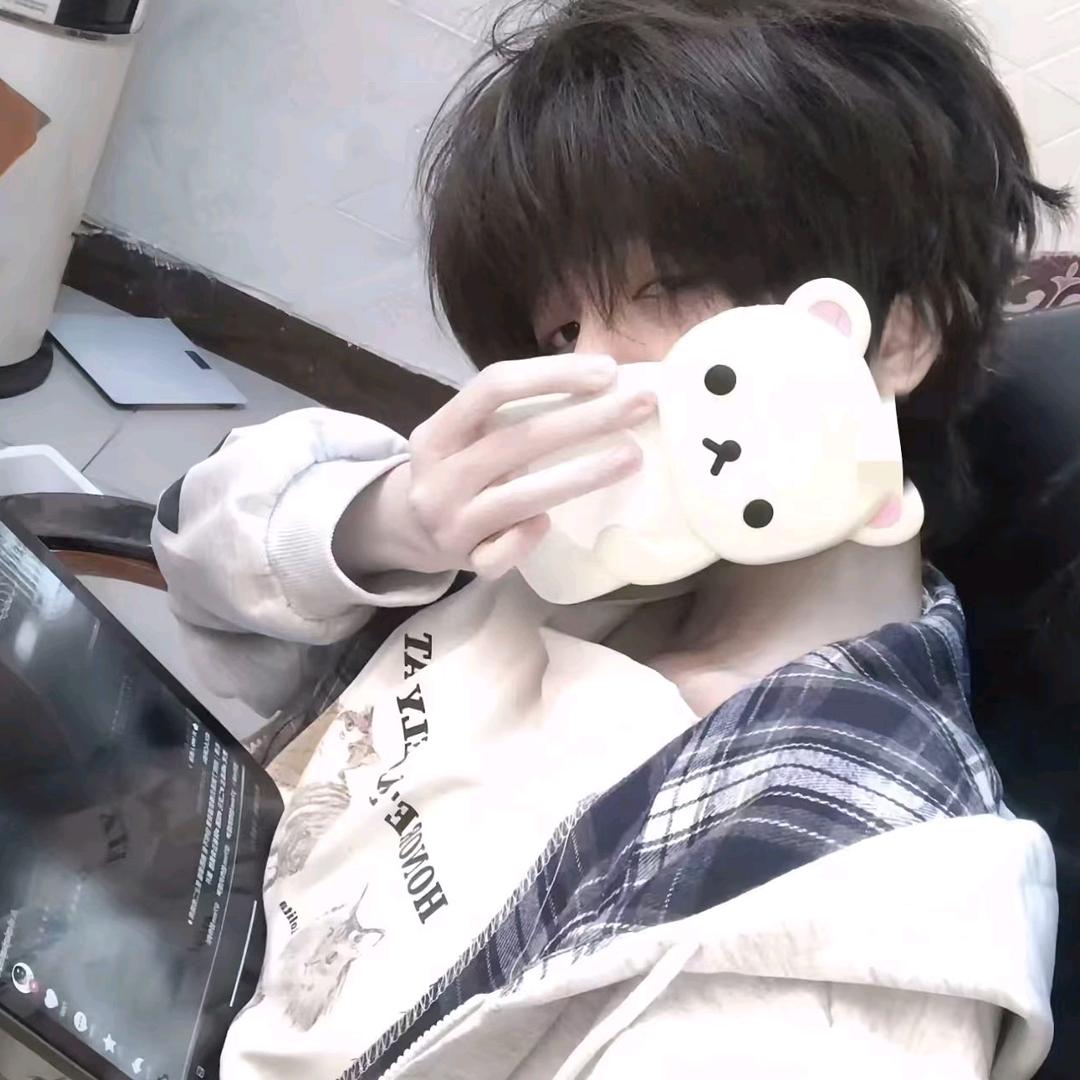 小流氓☘️💕