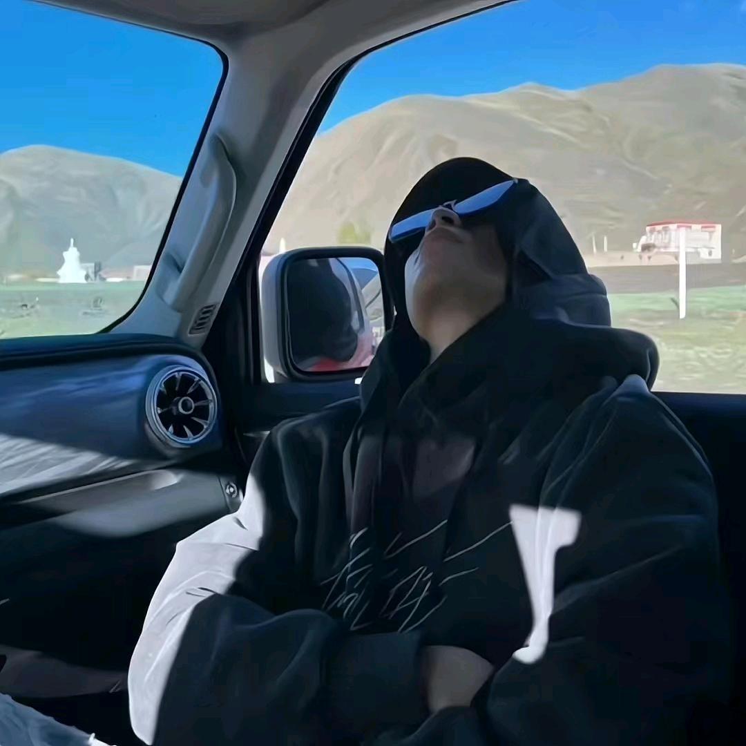王D发