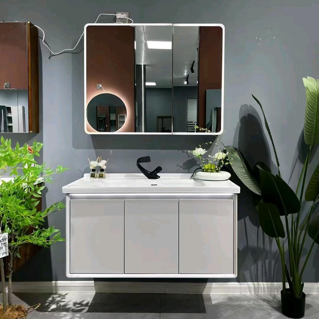 贸易广场富琳卫浴