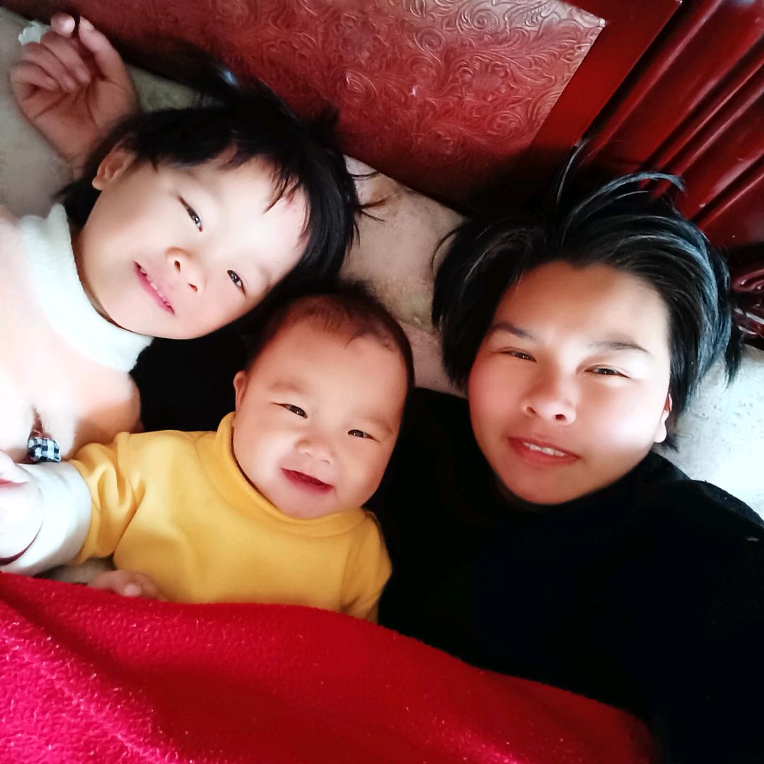 朱珠（二胎妈妈）