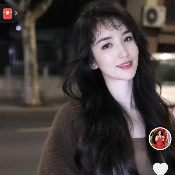 妆佰妍市场总监 认识范小花 天天有钱花