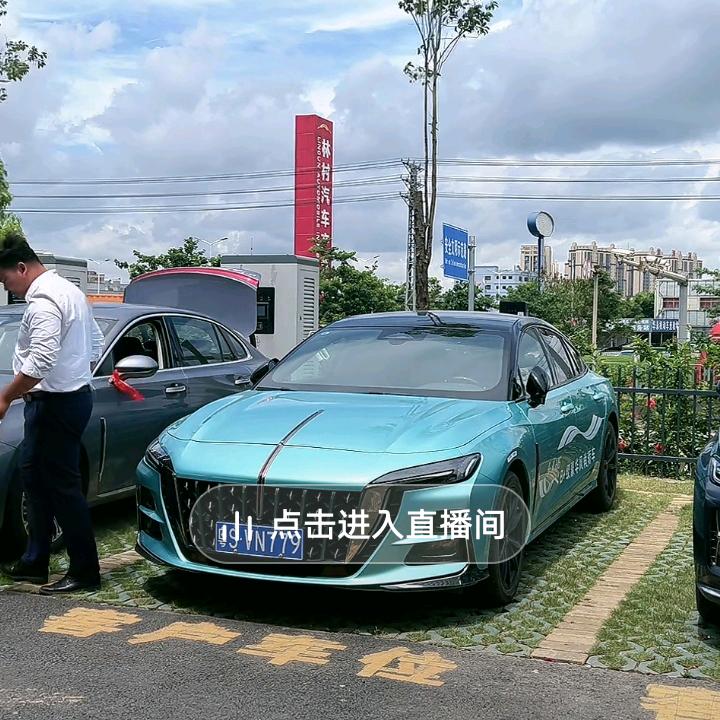 尽显英  姿本色