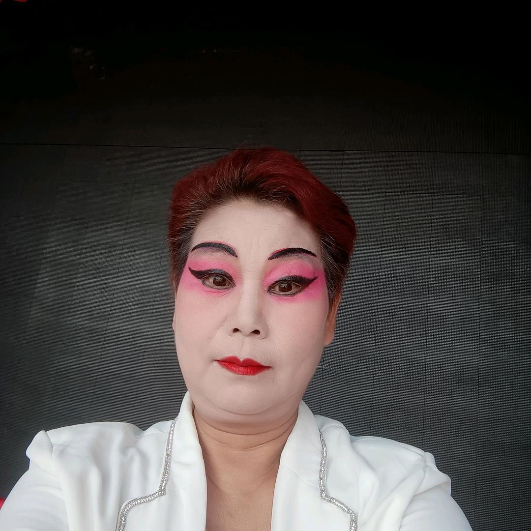 爱美的女人