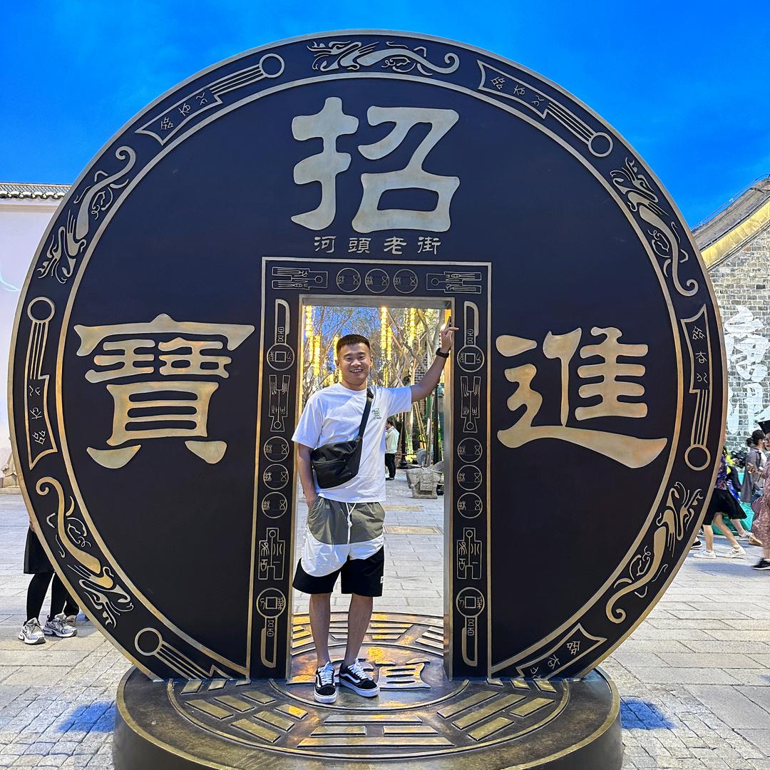 周某人