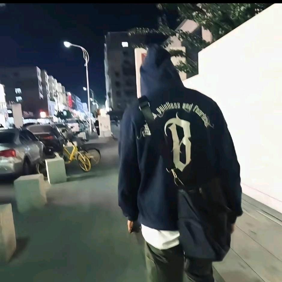 陌离