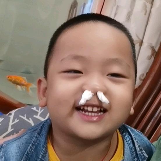 瘦的不明显