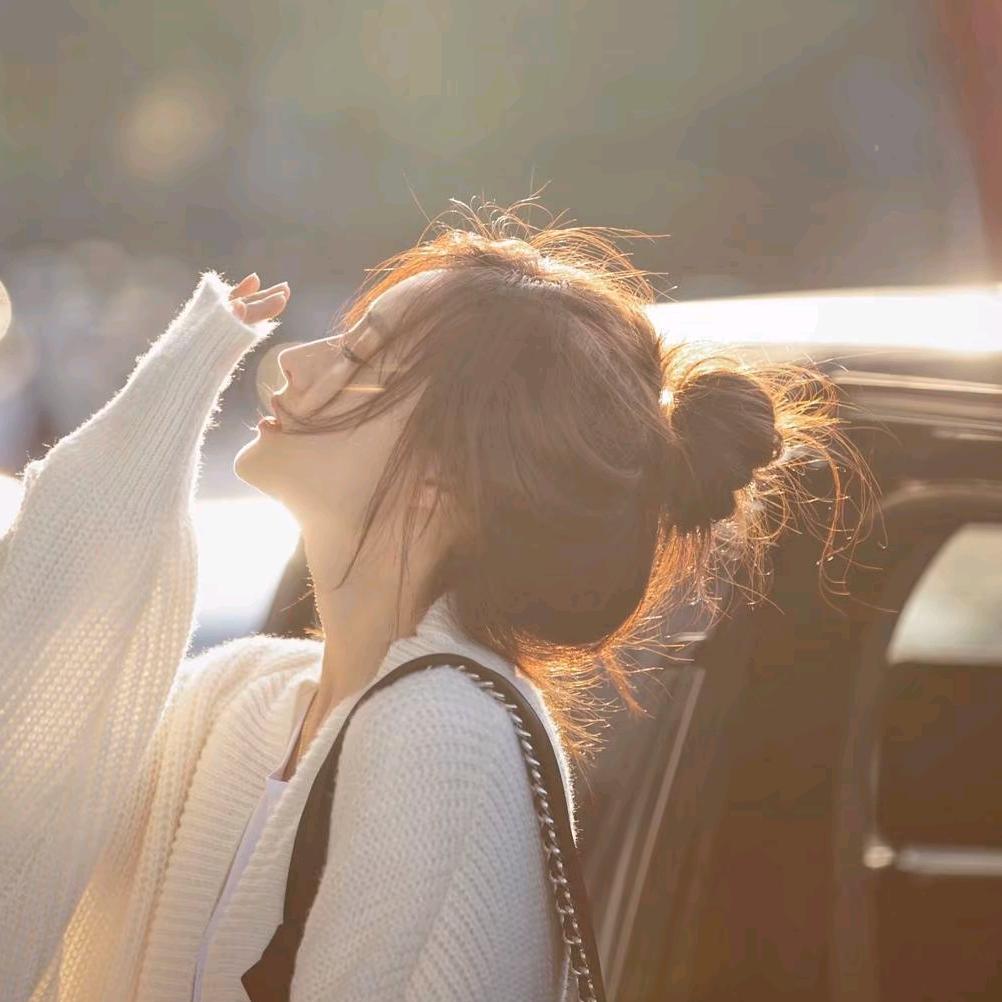 🥀 ᭄淡然ꦿ໌ᮨ💕一笑