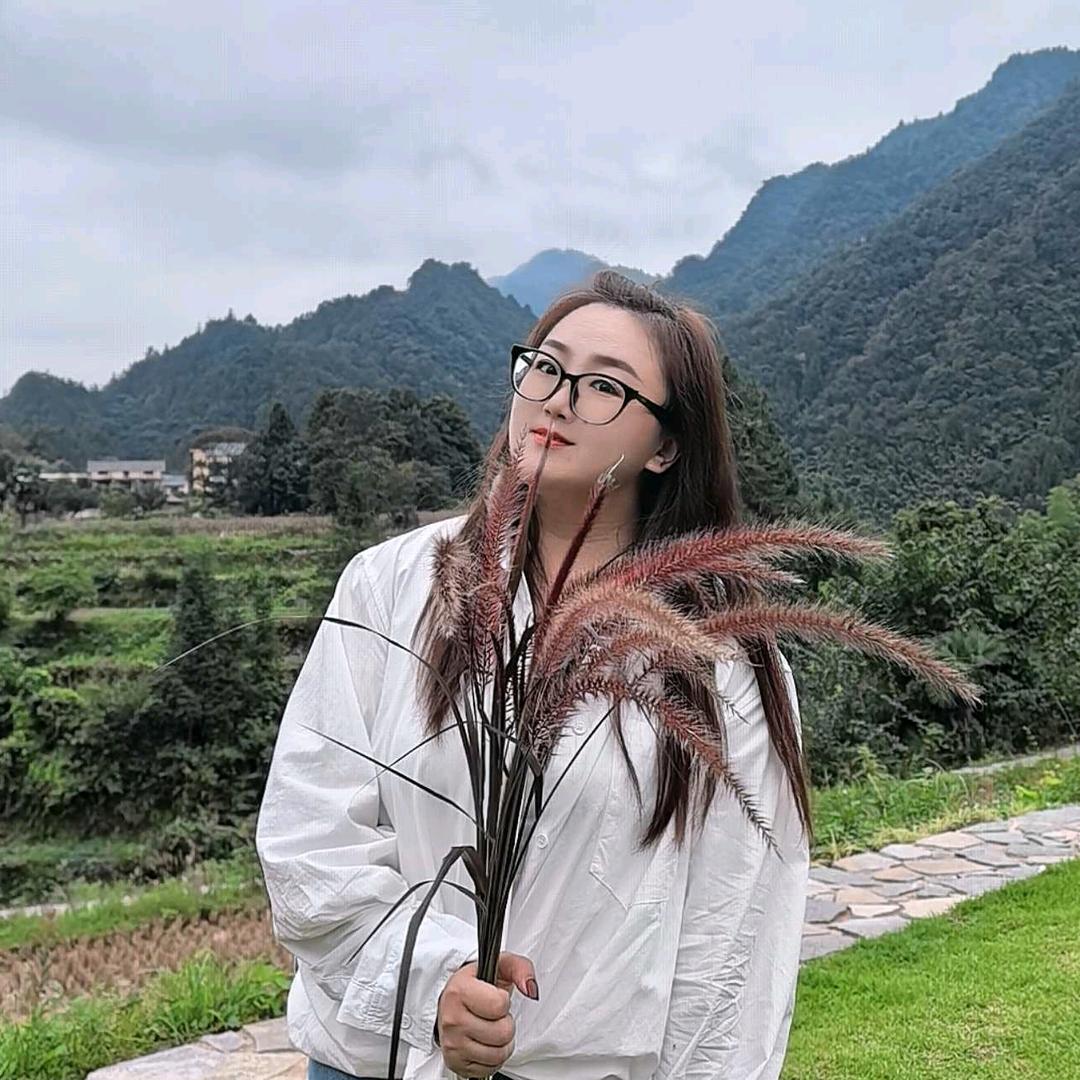 洛洛大方云中歌