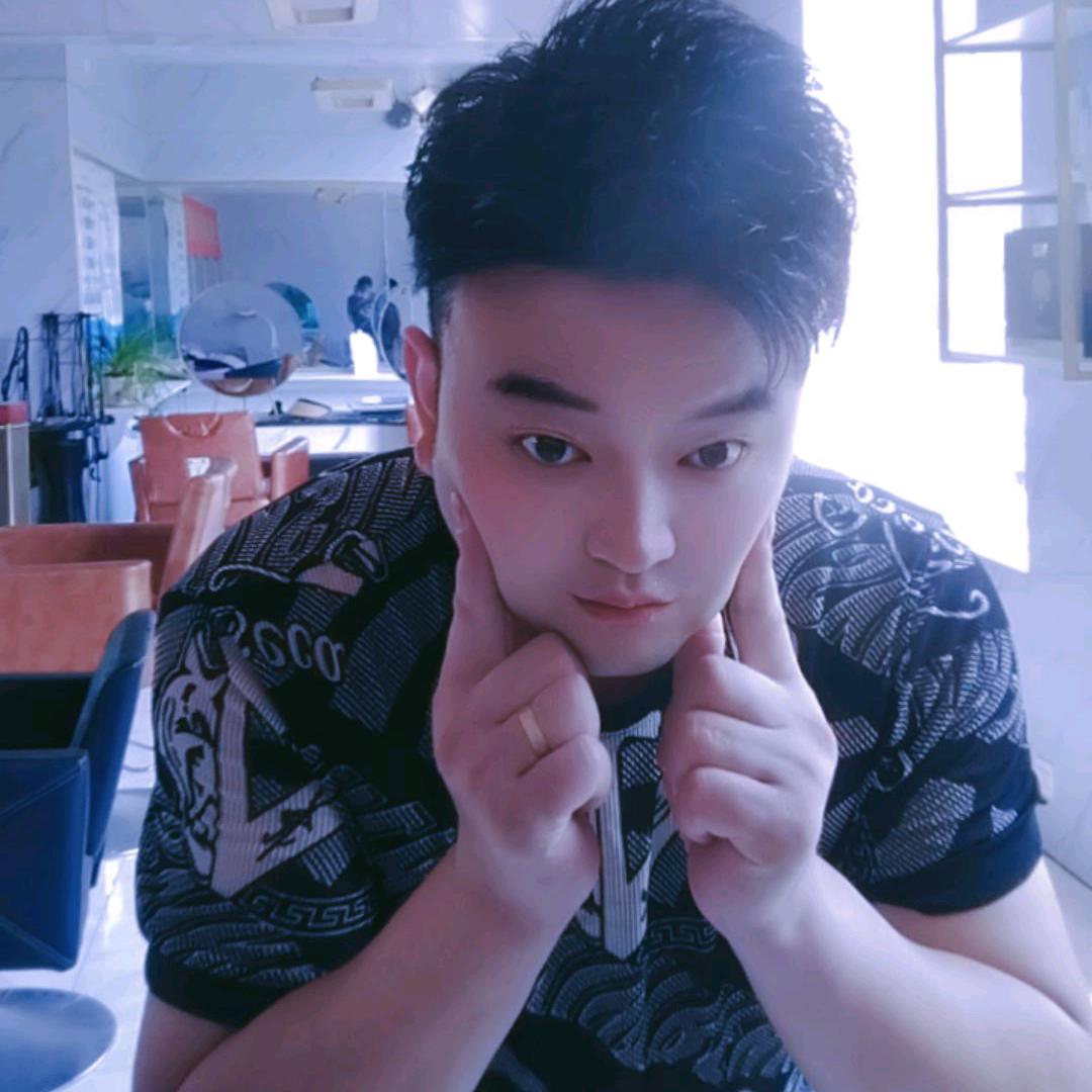 聚星美发文托尼
