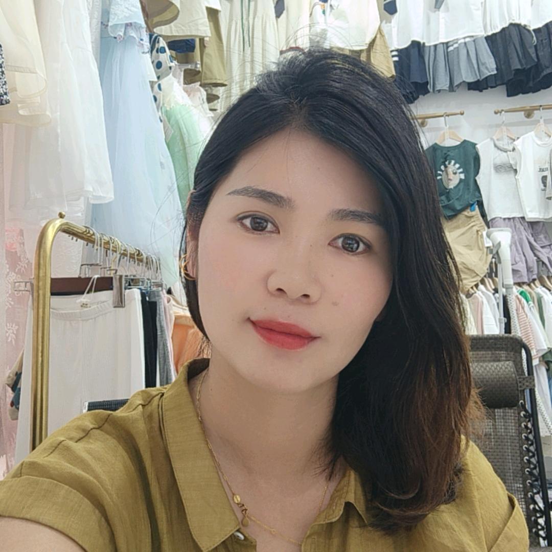 卖童装童鞋的小姐姐