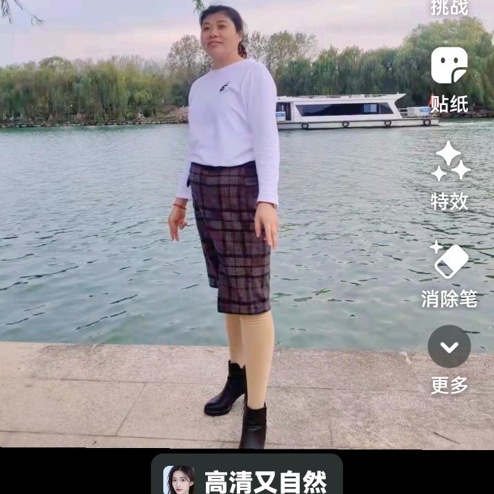 幸福双胞胎外婆。我姓刘。