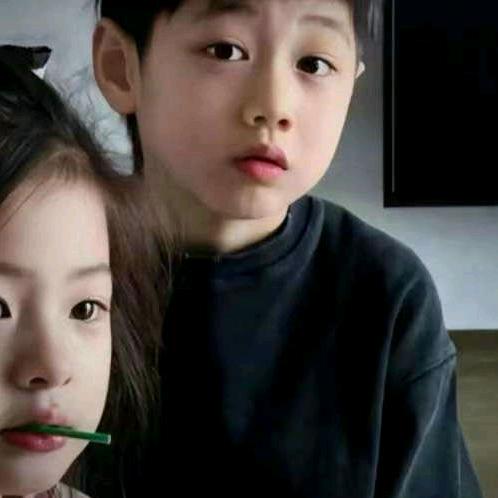 刚满十八岁的菲菲