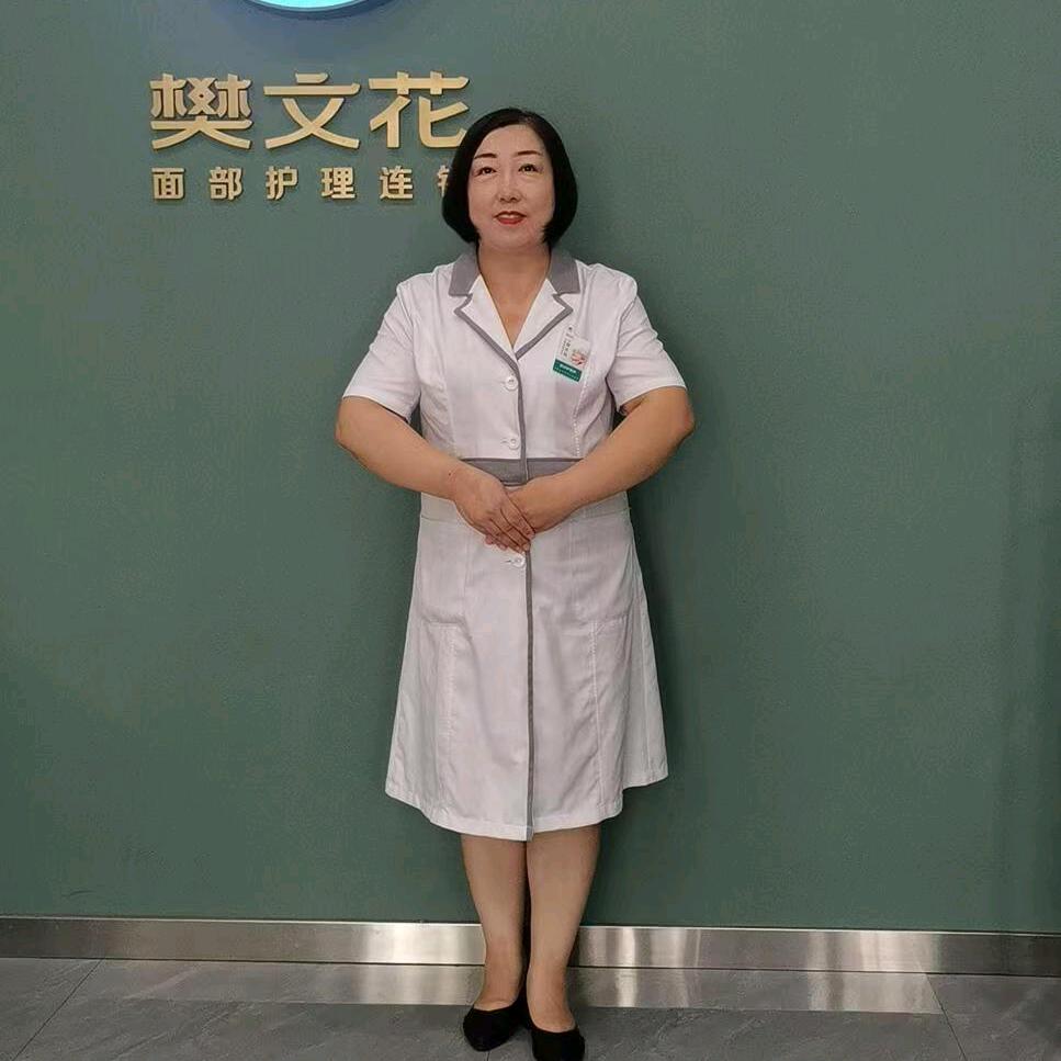 学府一号店长魏颜青