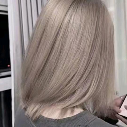 乌苏老区万森花园大门口艺剪坊 美发沙龙