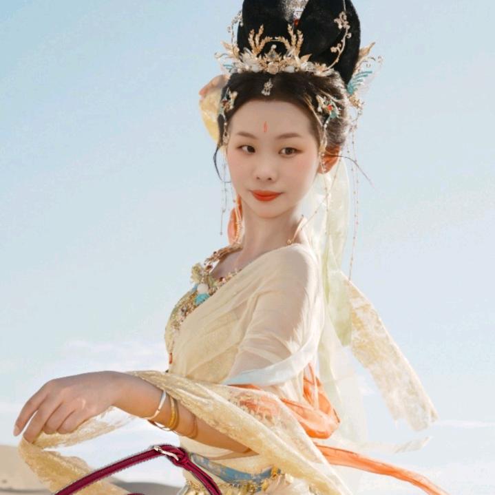 蓉蓉爱穿搭