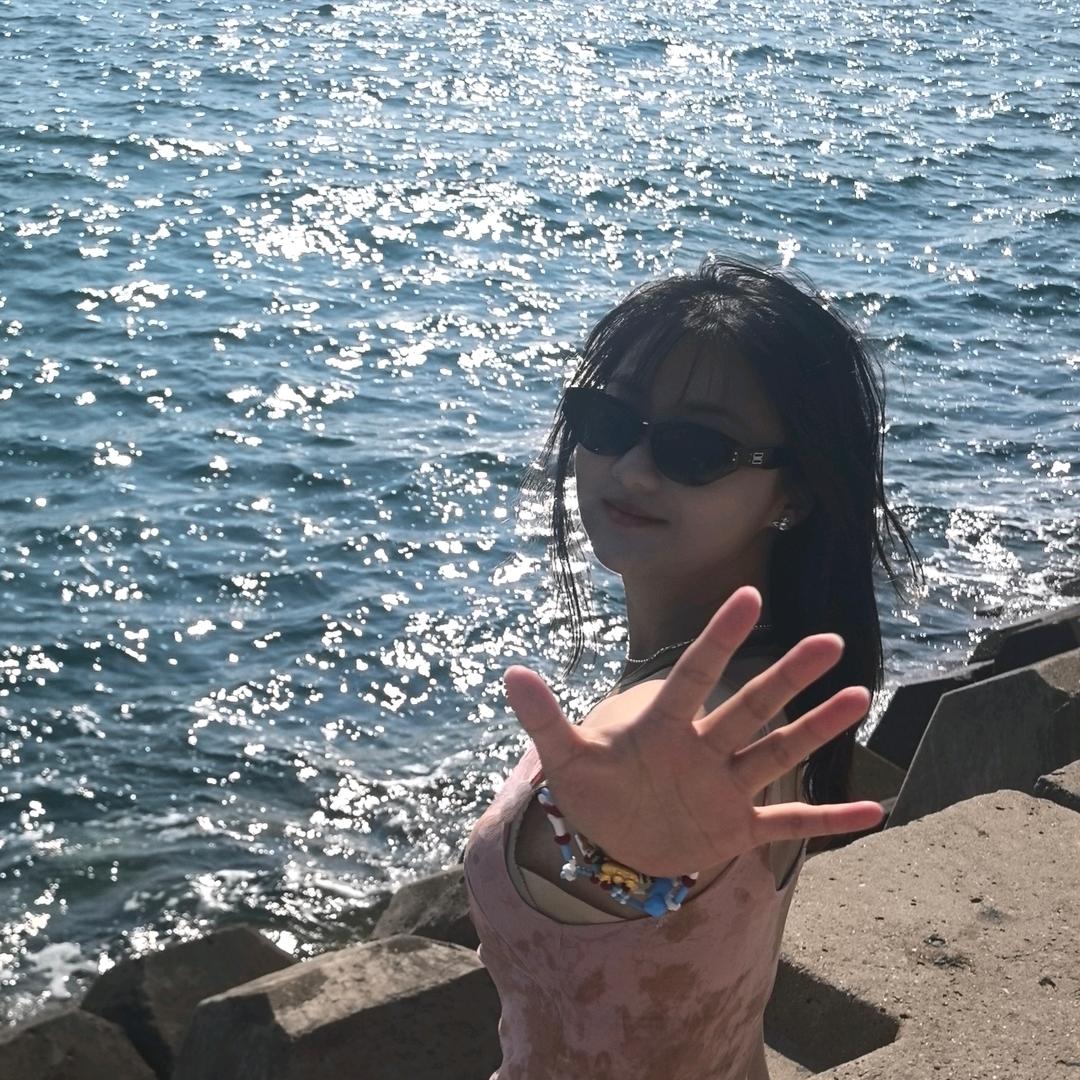 🌊 33