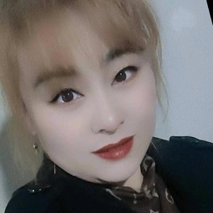 🌹👩🏻‍🦰小芳