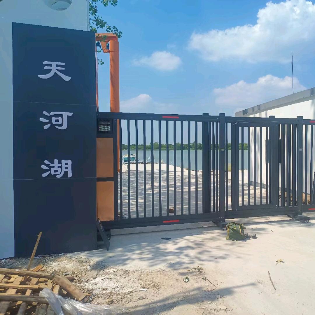 余忠龙安徽荣骏门业，电动门卷闸门，各种门