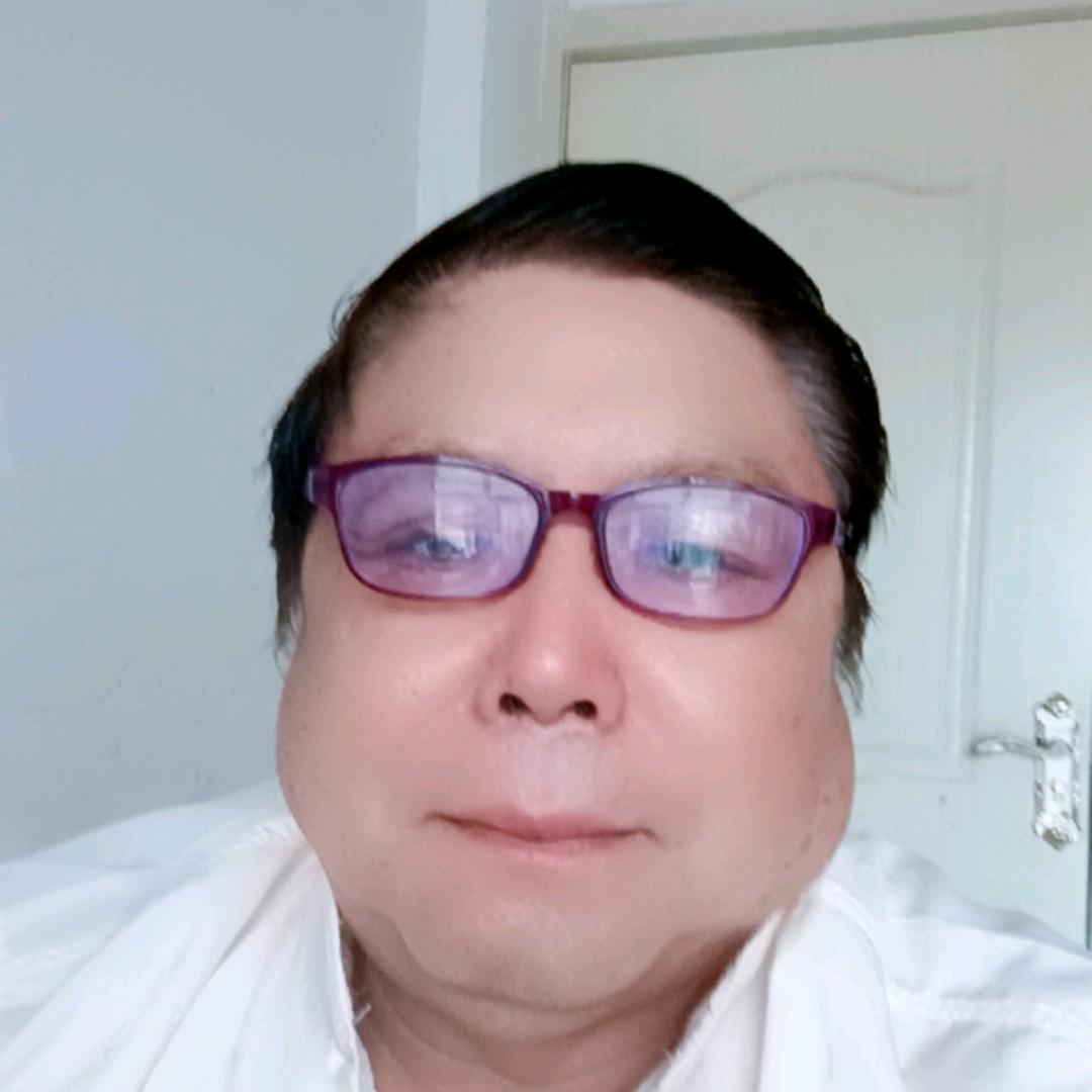 洋河龙哥（服装师父，）每天晚上七点开播！