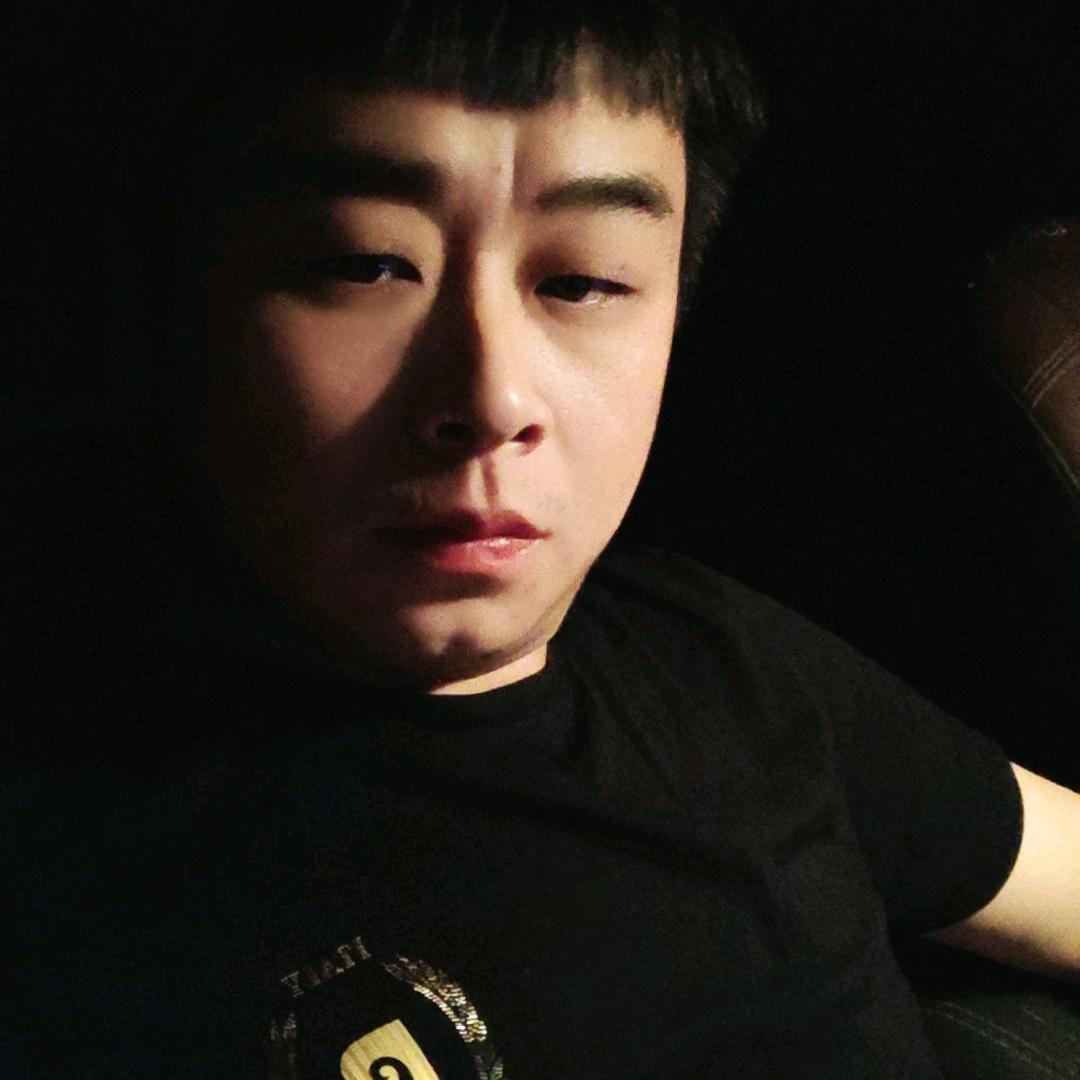 奔跑的小伟