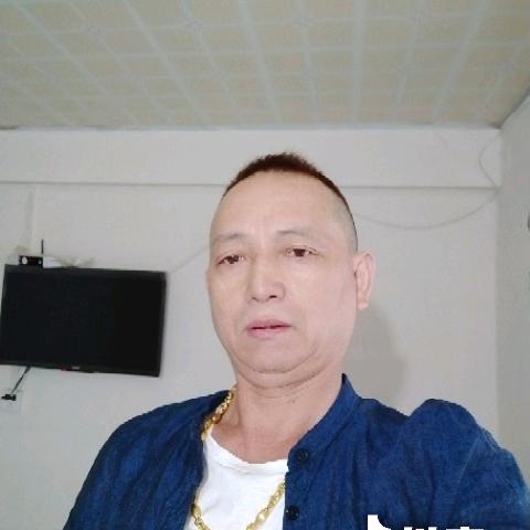 侯化合单身，