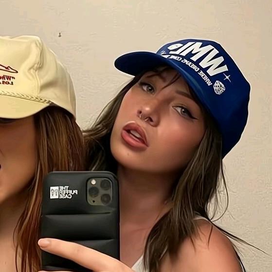 ལྷ་མོ།🫧