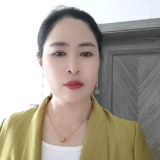 董姐    晚上8:10开播